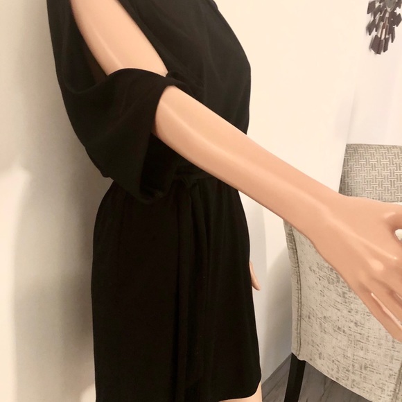 Jessica Simpson black dress - Picture 2 of 6